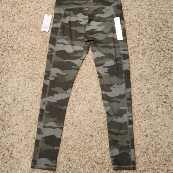 Ultra soft high waist camo leggings  Wild Fable Target NWT Size Varies - Picture 7 of 7